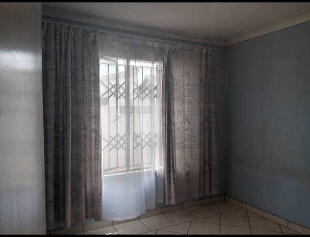 3 BEDROOM FREEHOLD FOR SALE IN LEACHVILLE